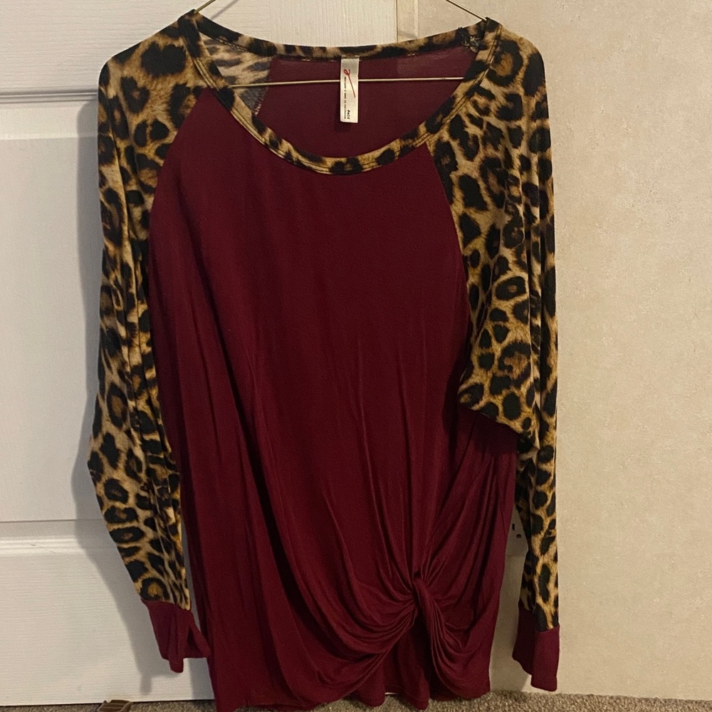 Long-Sleeve Twist Hem Tee with Leopard Raglan Sleeves - Burgundy